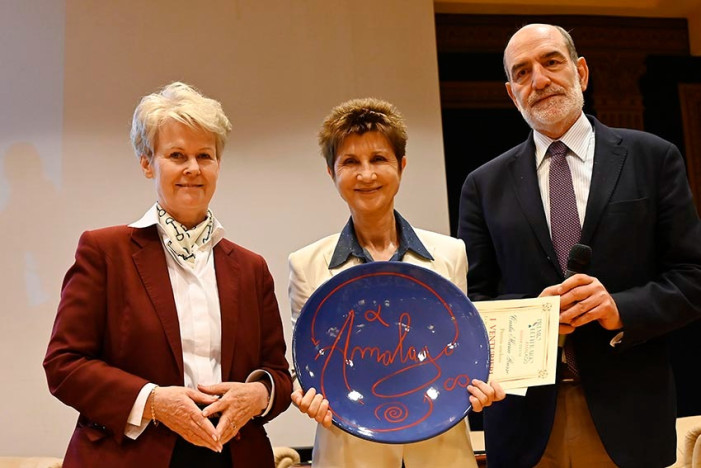 Il Premio Amalago a Carla Maria Russo